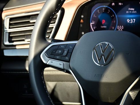 New 2026 Volkswagen Atlas SE image 21