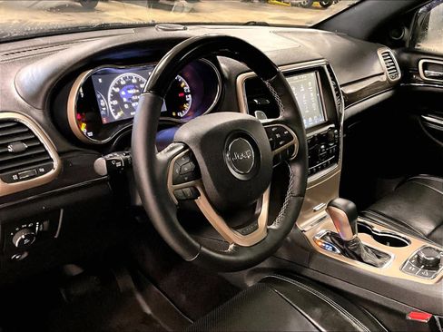 Used 2017 Jeep Grand Cherokee Overland image 8