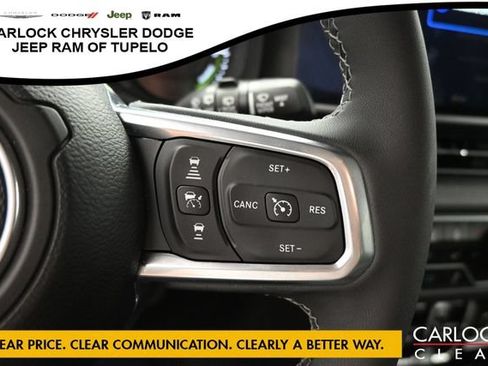 Used 2025 Jeep Wrangler Unlimited Sahara AWD/4WD image 16
