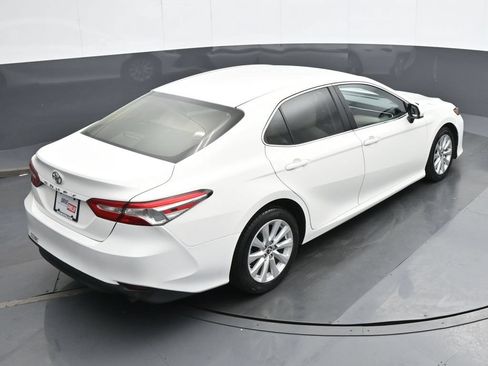 Used 2018 Toyota Camry LE FWD image 22