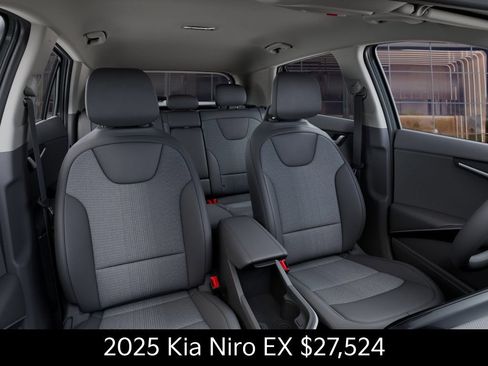 Used 2025 Kia Niro EX FWD image 15
