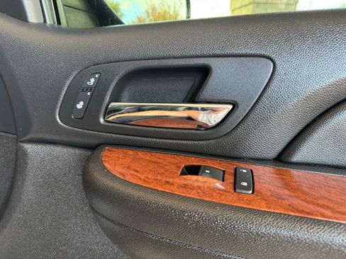 Used 2007 GMC Sierra 2500 SLT w/ Z71 Off-Road Package image 30