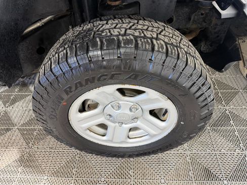 Used 2017 Jeep Wrangler Unlimited Sport w/ Connectivity Group AWD/4WD image 11