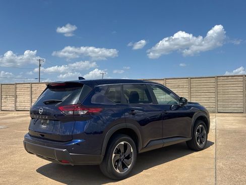 Certified 2025 Nissan Rogue SV FWD image 22