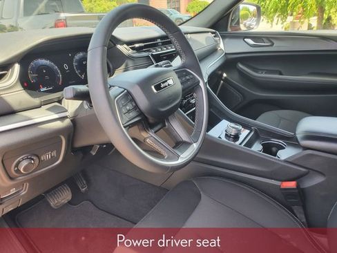 Used 2024 Jeep Grand Cherokee Laredo X w/ Luxury Tech Group I AWD/4WD image 16