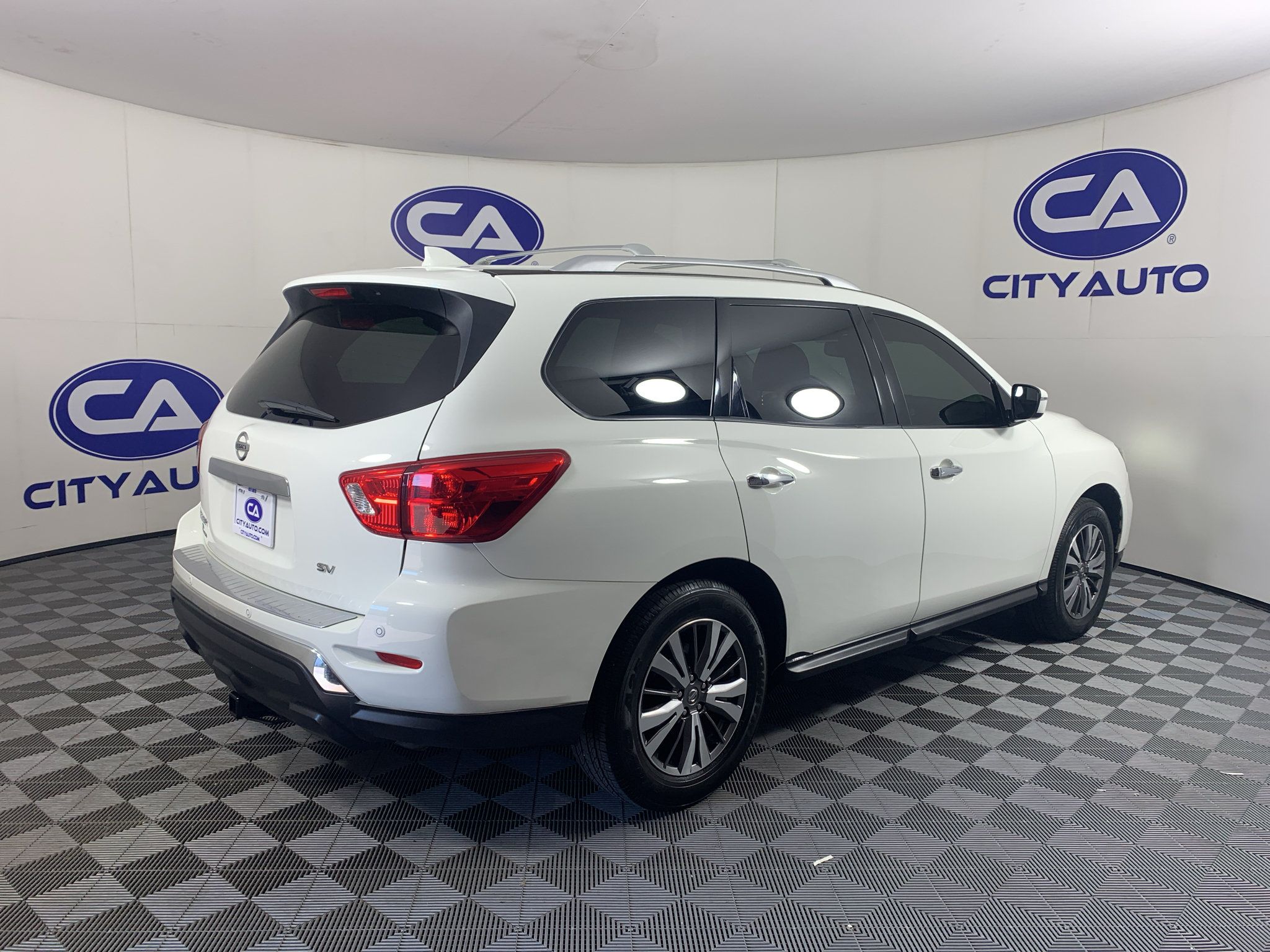 Used 2019 Nissan Pathfinder SV w/ Cargo Package FWD image 3