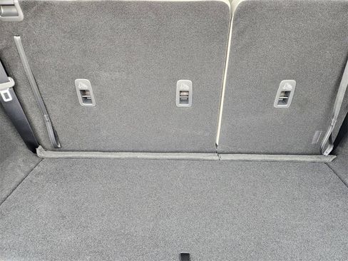 New 2025 Nissan Pathfinder SV w/ Black Appearance Package image 22