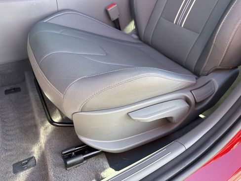 Used 2025 Hyundai Elantra Sport image 12