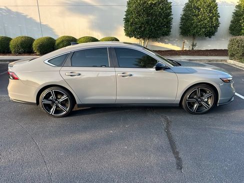 Used 2025 Honda Accord Sport image 2
