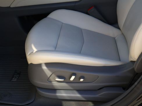 Used 2024 Cadillac XT6 Premium Luxury w/ Technology Package image 14