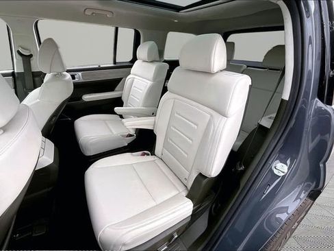 Used 2025 Hyundai Santa Fe Calligraphy FWD image 16