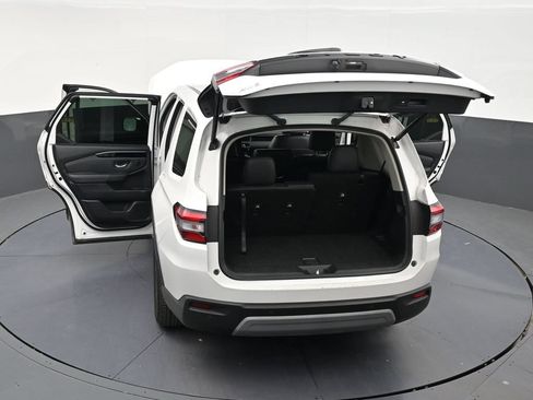 Used 2025 Honda Pilot EX-L image 32