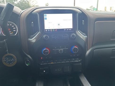 Used 2021 Chevrolet Silverado 2500 High Country w/ Z71 Off-Road Package image 12