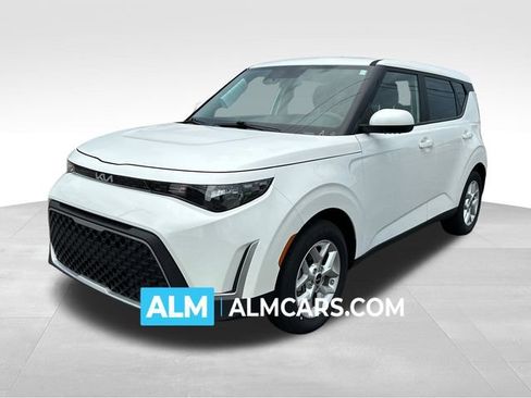 Used 2025 Kia Soul LX w/ LX Technology Package FWD image 1