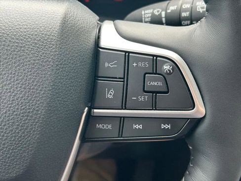 Certified 2026 Toyota Highlander Limited AWD/4WD image 45