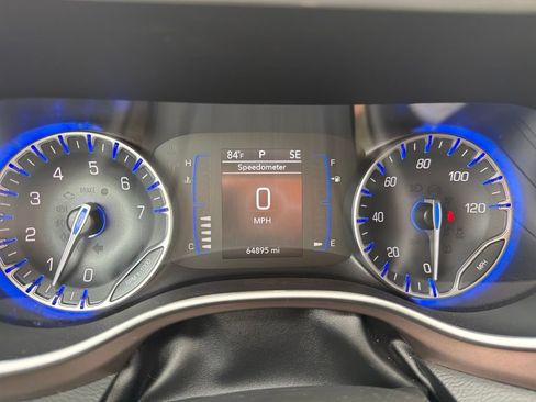 Used 2023 Chrysler Voyager LX FWD image 11