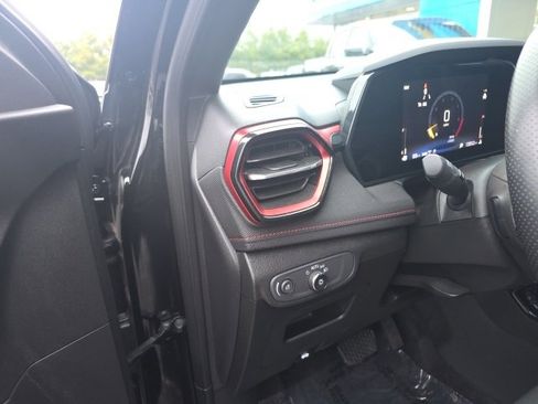 Used 2024 Chevrolet TrailBlazer RS image 13