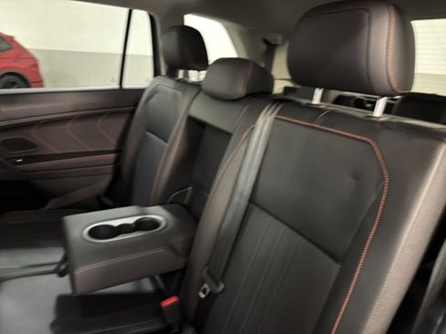 Certified 2024 Volkswagen Tiguan Wolfsburg Edition FWD image 21
