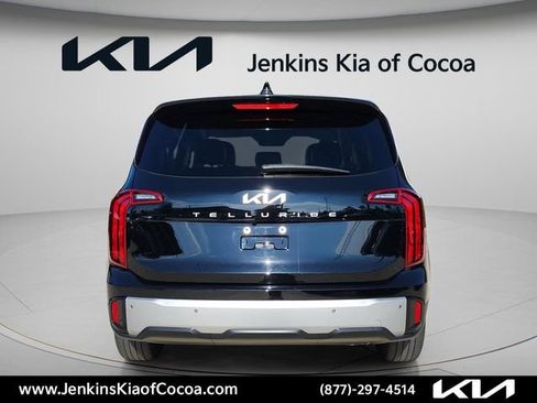 Certified 2024 Kia Telluride LX FWD image 6