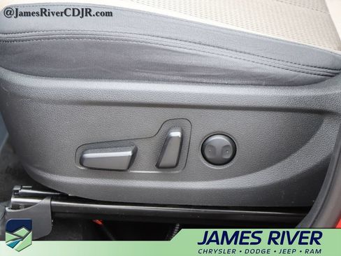 Used 2022 Hyundai Santa Fe SEL FWD image 23