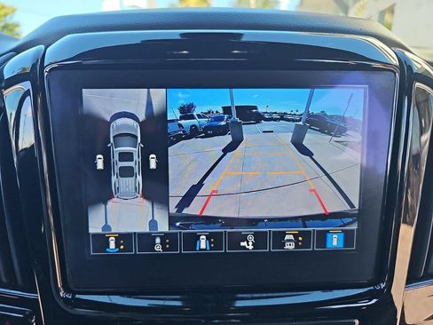 Used 2023 Chevrolet Traverse Premier w/ Redline Edition AWD/4WD image 25