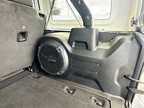 Used 2023 Jeep Wrangler Unlimited Rubicon AWD/4WD image 30