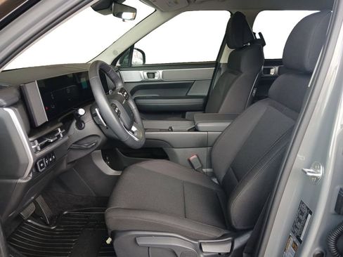 Used 2026 Hyundai Santa Fe SE FWD image 9