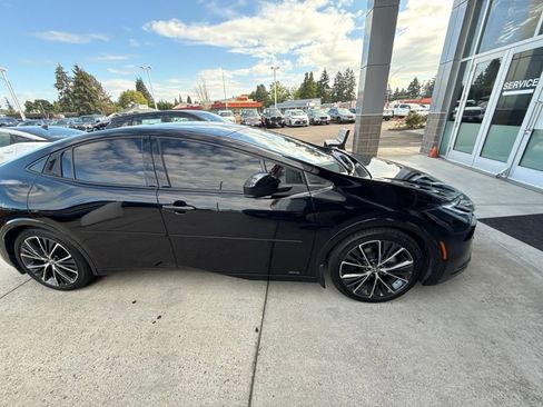 Used 2023 Toyota Prius XLE AWD/4WD image 4