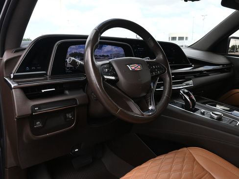 Certified 2022 Cadillac Escalade Premium Luxury RWD image 17