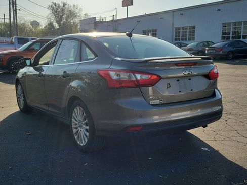 Used 2012 Ford Focus Titanium image 3