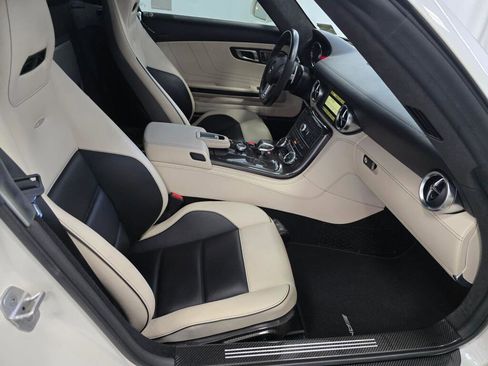 Used 2012 Mercedes-Benz SLS AMG Roadster image 21