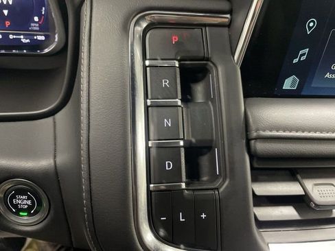 Used 2024 Chevrolet Suburban LT image 20