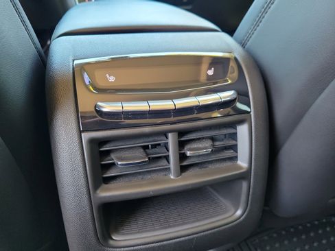 Used 2018 Cadillac XT5 Premium Luxury image 15