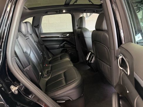 Used 2015 Porsche Cayenne Diesel image 25