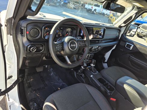 Certified 2025 Jeep Wrangler Unlimited Rubicon image 10