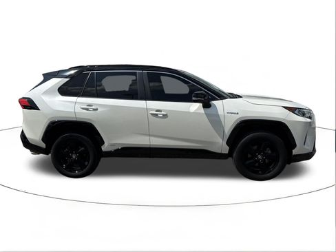 Used 2021 Toyota RAV4 XSE AWD/4WD image 2
