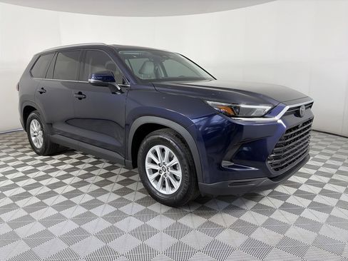 Used 2025 Toyota Grand Highlander FWD image 1
