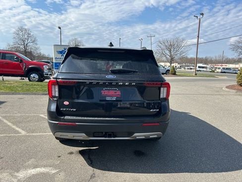 Used 2025 Ford Explorer Active w/ Active Comfort Package image 6