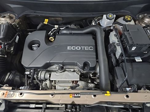 Used 2019 Chevrolet Equinox LS w/ LS Convenience Package image 8