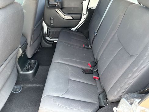 Used 2018 Jeep Wrangler Unlimited Sport AWD/4WD image 12