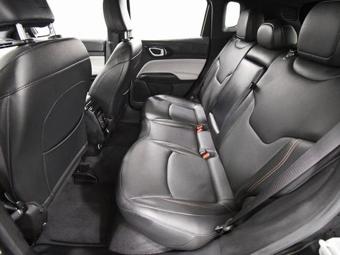 Used 2023 Jeep Compass Limited image 15