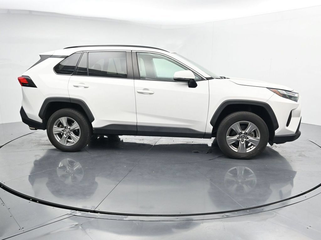 Used 2024 Toyota RAV4 XLE AWD/4WD image 9