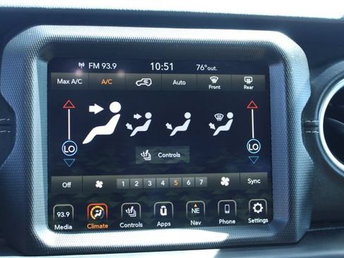 Used 2023 Jeep Wrangler Unlimited Sahara w/ Cold Weather Group AWD/4WD image 26