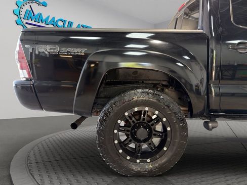 Used 2015 Toyota Tacoma 4x4 Double Cab w/ TRD Sport Package image 28