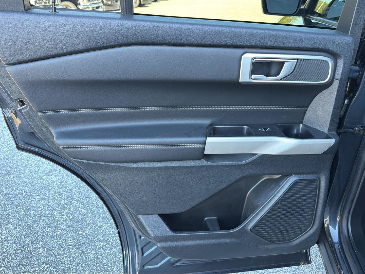 Certified 2024 Ford Explorer XLT RWD image 18