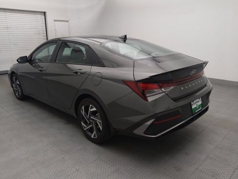 Used 2025 Hyundai Elantra Sport FWD image 3