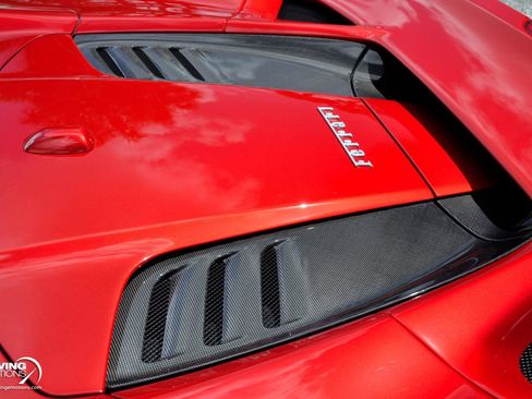 Used 2022 Ferrari F8 Tributo image 40