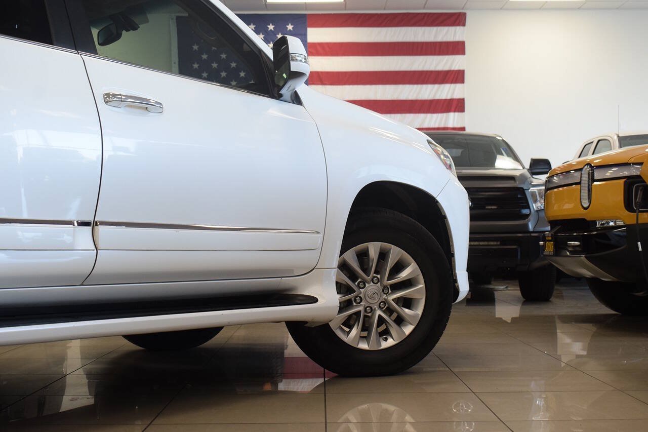 Used 2014 Lexus GX 460 w/ Premium Package AWD/4WD image 18