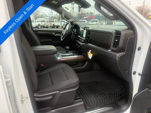 Used 2023 Chevrolet Silverado 1500 LT w/ Z71 Off-Road Package AWD/4WD image 16