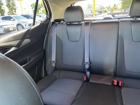 Used 2025 Buick Encore GX Preferred AWD/4WD image 37